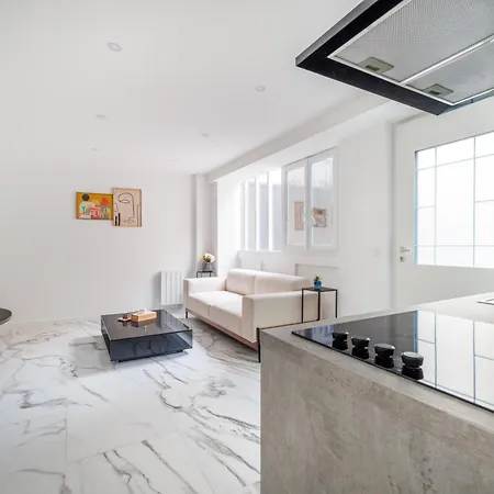 Spacious Flat For 4 People #1 Аньер-сюр-Сен